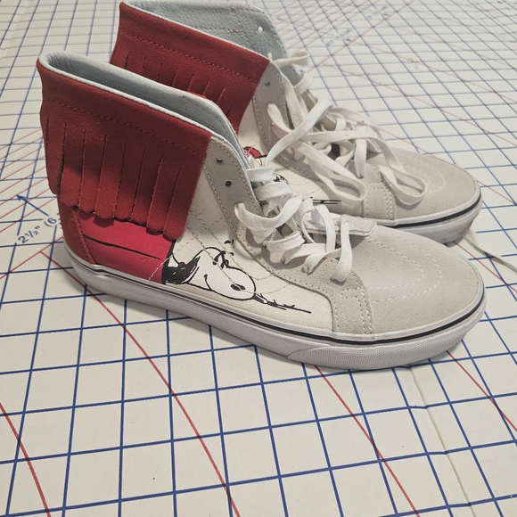 LN | Women’s 8.0 / Men’s 6.5 (EU 38.5, UK 5.5) | Vans × Peanuts (by Schulz) - Picture 1 of 6